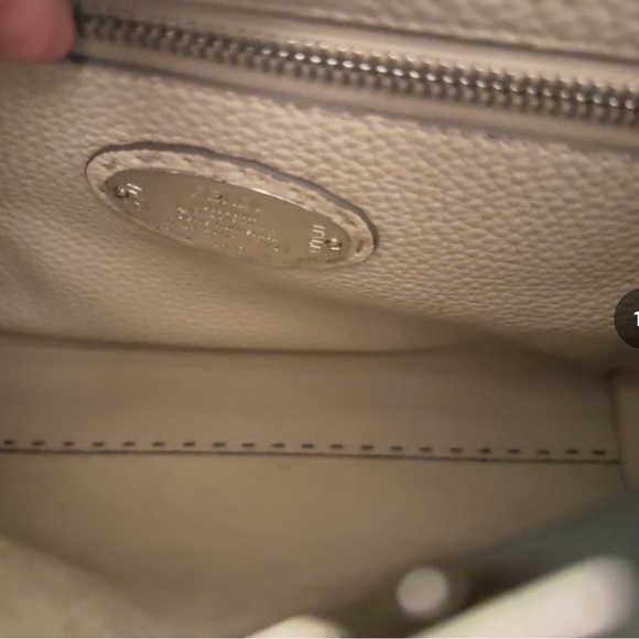 Fendi Vitello Seta Medium Peekaboo Iconic Satchel In Carbone - Picture 3 of 6